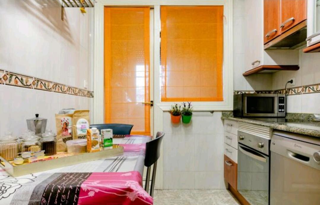 Апартаменти Nuestro Refugio - Casco Viejo Con Wifi Y Parking Gratuito- Більбао Екстер'єр фото